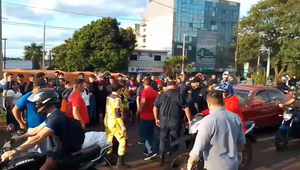 Mujer falleció tras ser golpeada por una moto y luego arrollada por un auto en CDE - Noticiero Paraguay