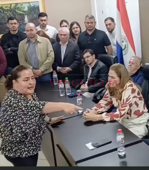 “Los médicos están podridos de la miseria en el hospital”: Arremeten contra Barán y reclaman su destitución por inoperante – La Mira Digital