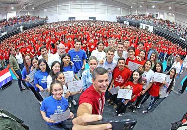 Acto de entrega de 6.796 certificados de becas del Gobierno se realizará el lunes 14 de abril | DIARIO PRIMERA PLANA