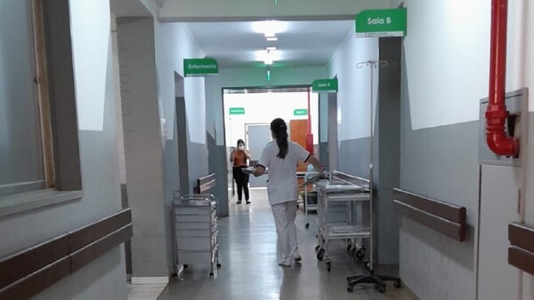 Nueve alumnos internados tras ingerir cocido con vidrios en Pedro Juan Caballero
