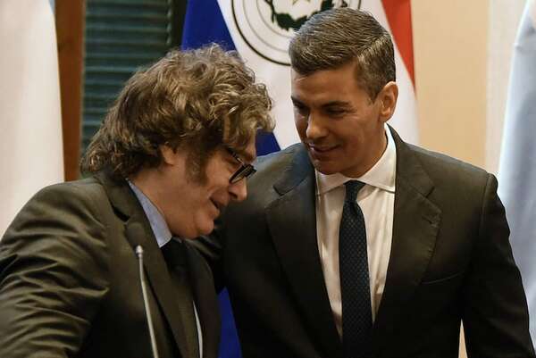 Gobiernos de Paraguay y Argentina emitieron comunicado tras reunión Peña-Milei - Economía - ABC Color
