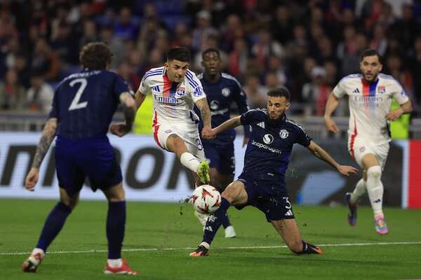 Manchester United empata en Lyon, por la Europa League - Fútbol Internacional - ABC Color