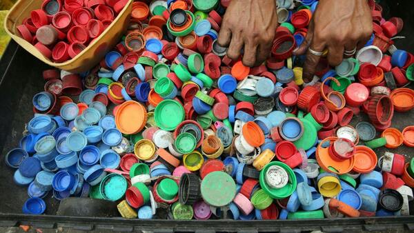 ¿Un mundo sin desechos? Menos del 10% de los materiales plásticos se fabrican a partir de plástico reciclado