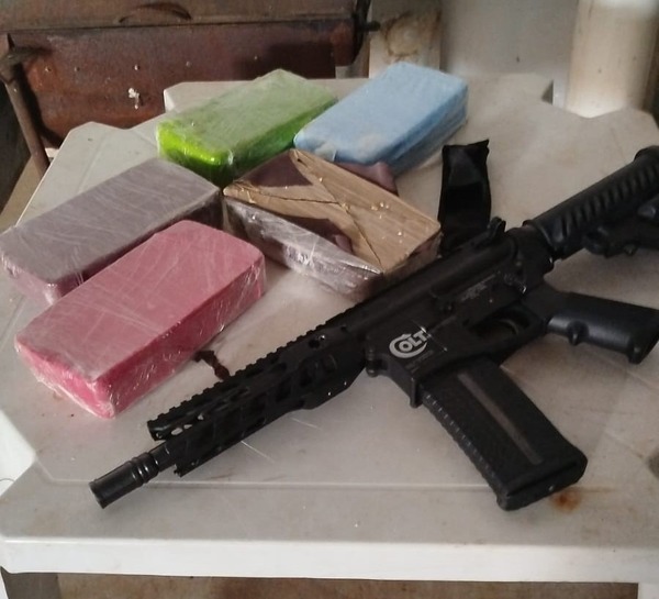 Allanan un tinglado en Ypané y aprehenden a cuatro personas con cocaína - 1000 Noticias