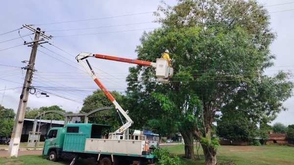 Mantenimiento preventivo de la ANDE beneficia a 5.800 clientes en Itakyry - ADN Digital