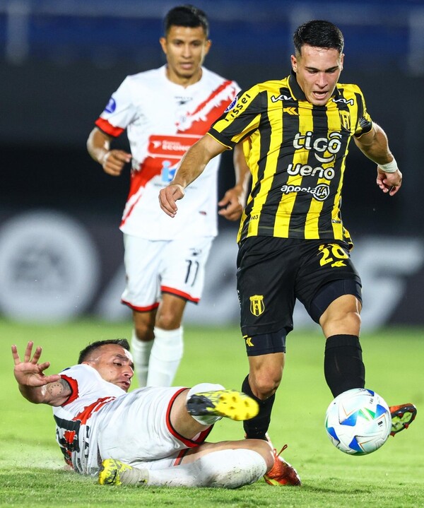 Guarani vence a Nacional Potosí y sube a la cumbre del grupo A de la Sudamericana