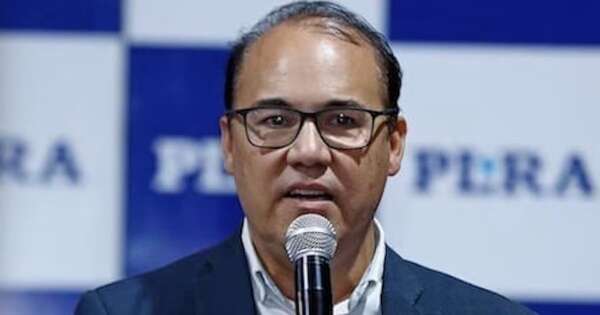 La Nación / Hugo Fleitas buscaría sacar de sus cargos a rivales internos