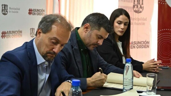 Nenecho mete presión con Informconf y se atribuye rol de “papá” de contribuyentes