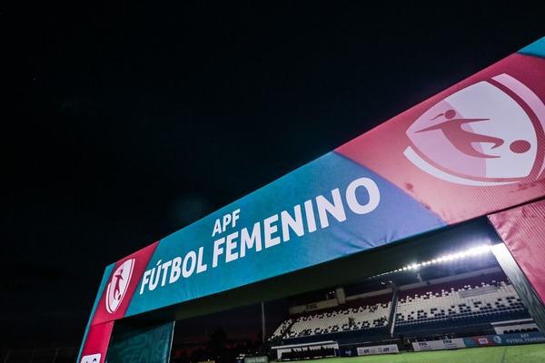 Dos partidos ponen en marcha la 10ma fecha del futbol femenino - 1000 Noticias
