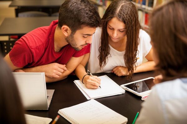 Lanzan 500 becas de posgrado para paraguayos con cobertura de hasta el 90% - MarketData