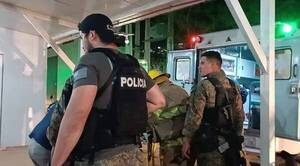 Se reventaron a tiros: dos polis quedaron con heridas, uno muy grave, y un arriero fue abatido
