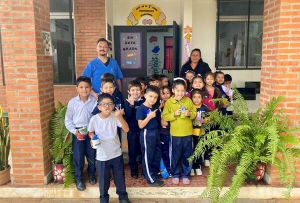 Programa Caries Cero se enfoca en la salud bucal de niños de escuela de Caraguatay - .::Agencia IP::.