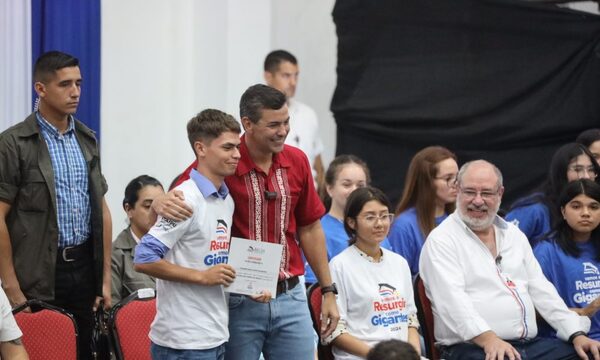 Becas del Gobierno: becarios del interior contarán con buses para acudir a acto de entrega de certificados