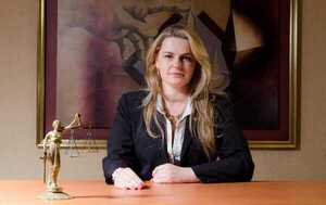 La fiscal María del Carmen Palazón es trasladada a Asunción