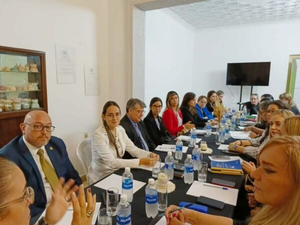 Magistradas de Ejecución Penal y la OTP integran mesa multidisciplinaria para la Oficina de Asesoría de Pruebas para mujeres