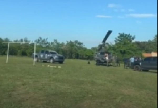 Helicóptero militar aterriza de emergencia con ministro a bordo