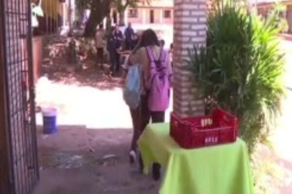 Roban alimentos del programa “Hambre Cero” en una escuela de Emboscada - SNT