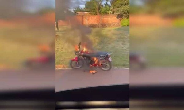 Cambyreta: no quiso entregar su moto a la PMT y decidió prenderle fuego – Prensa 5