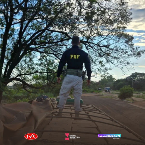 BRASIL INCAUTA CAMIÓN PARAGUAYO CON CIGARRILLOS DE CONTRABANDO TRAS PERSECUCIÓN - TVS