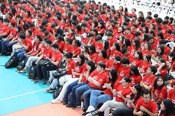 Becas del Gobierno: becarios del interior contarán con buses para acudir a acto de entrega de certificados | DIARIO PRIMERA PLANA
