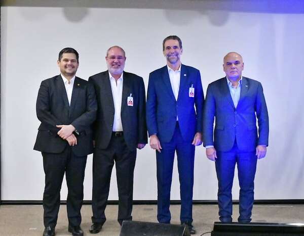 En medio del conflicto por espionaje, presidentes de los Congresos de Paraguay y de Brasil visitaron Itaipú - Economía - ABC Color