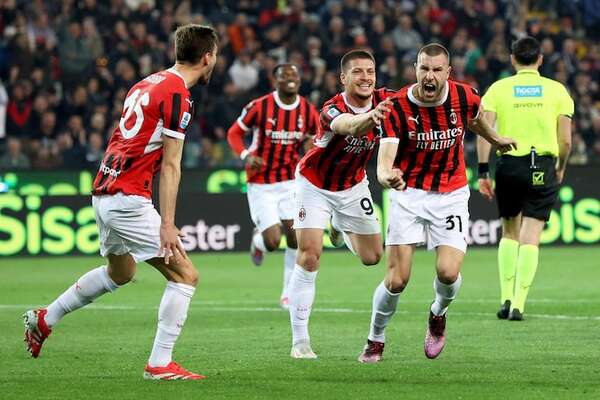 El AC Milan golea al Udinese y sigue en la pelea por Europa - Fútbol Internacional - ABC Color