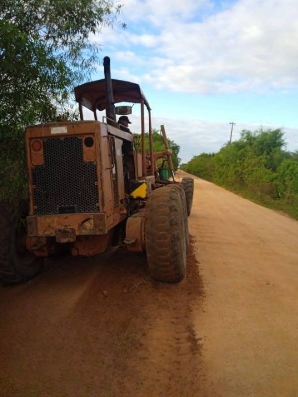 Intensifican trabajos en caminos vecinales de Ñeembucú - 1000 Noticias