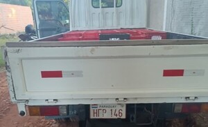 Delincuente asalta a repartidor y huye en camión de la víctima