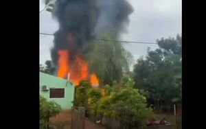 Un espiral cayó sobre una cama y provocó un incendio en dos viviendas de Luque