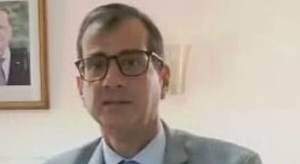 Osvaldo Bittar, el Embajador sin Embajada, vuelve a estar en el centro de las críticas