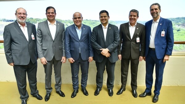 Titular del Congreso pide acuerdo equitativo en Itaipú