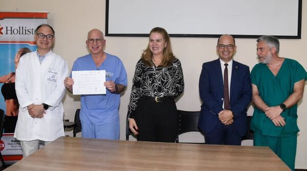 Reconocimiento a profesionales tras sexta jornada quirúrgica en coloproctología infantil - .::Agencia IP::.
