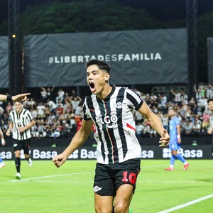 Sobre el final, Libertad triunfa ante Nacional y se aleja en la punta - Unicanal