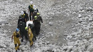 Equipos de rescate hallan 32 cadáveres en la torre derrumbada en Bangkok por el terremoto