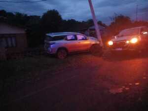 CAMIONETA CHOCÓ CONTRA COLUMNA DE LA ANDE EN OBLIGADO
