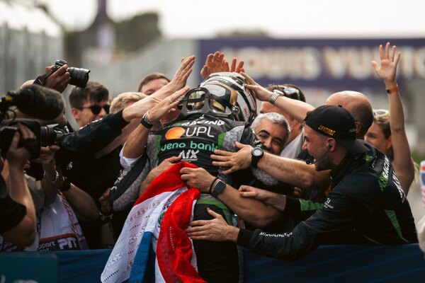 Versus / Duerksen estuvo muy cerca de la victoria pero firma otro podio en la F2