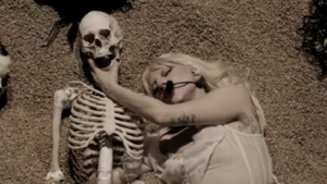Bailar o morir: Lady Gaga revive a una nueva Mother Monster en Coachella