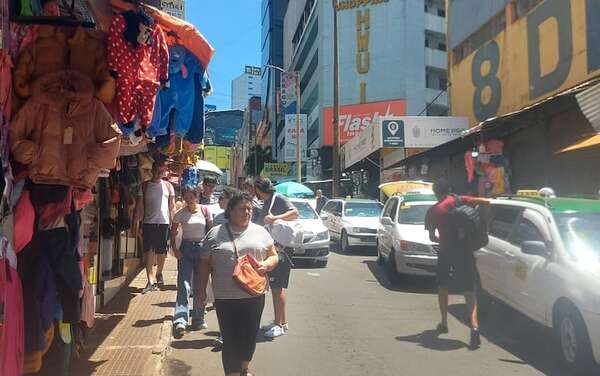Comerciantes de CDE esperan gran afluencia por Semana Santa - ABC en el Este - ABC Color