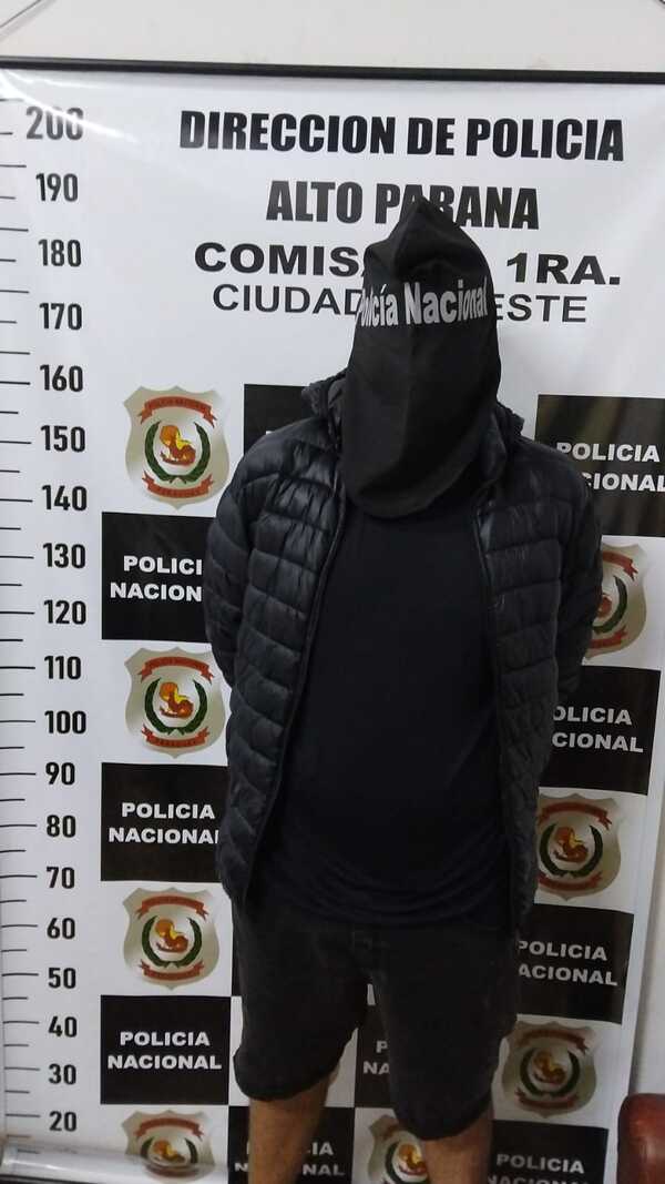 Apresan a joven que intentó robar tienda con arma de juguete - La Clave