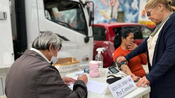 Realizan jornada de atención médica en la Chacarita - 1000 Noticias