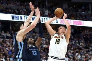 Jokic impulsa la remontada de Nuggets y se inscribe en la historia de NBA - Polideportivo - ABC Color