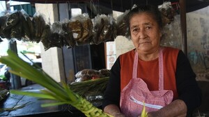 Sacó adelante a sus hijos con la venta de yuyos en el Mercado 4, durante 50 años