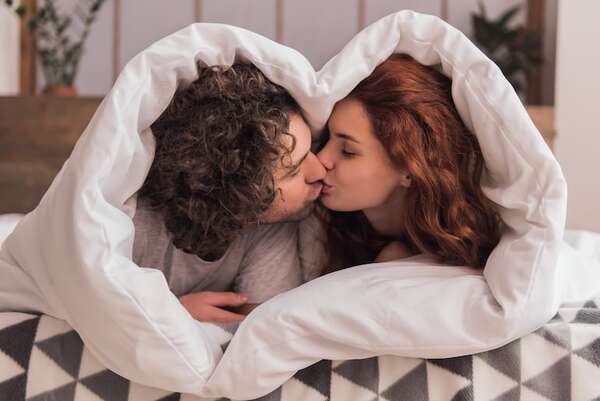 Día Internacional del Beso: claves científicas para un beso inolvidable - Sexualidad - ABC Color