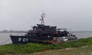 Llegó el buque a Bahía Negra e inicia asistencia humanitaria para damnificados - .::Agencia IP::.