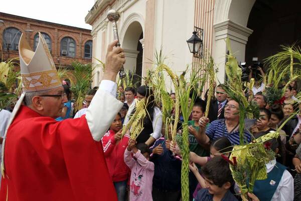 Con la bendición de las palmas se dio inicio a la Semana Santa - trece