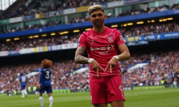 ¡Primer gol de Julio Enciso con el Ipswich Town!