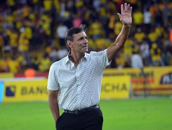 Fabián Bustos es el nuevo DT de Olimpia