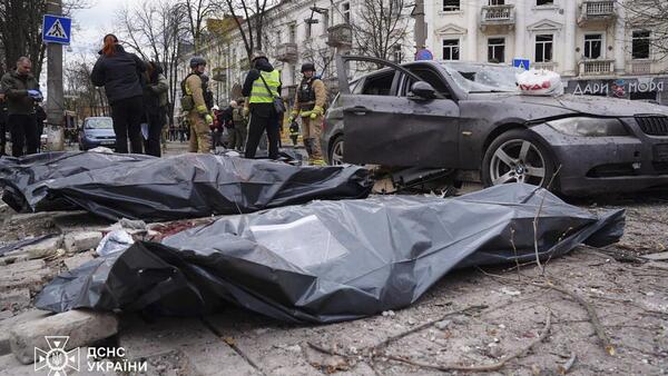 Un ataque ruso con misiles contra Sumi deja más de 30 muertos y de un centenar de heridos