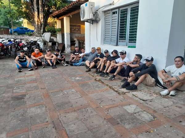 Controles en el partido Olimpia–Ameliano: un detenido y varios demorados - Policiales - ABC Color