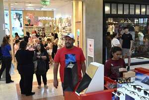 Semana Santa: conocé los horarios de atención de los shoppings y supermercados - Economía - ABC Color